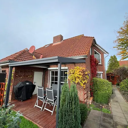 Dom wakacyjny Ruhig Gelegenes Mit Kamin *